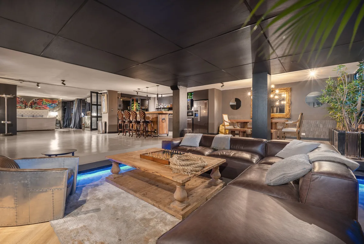 Penthouse 201 - Living Room