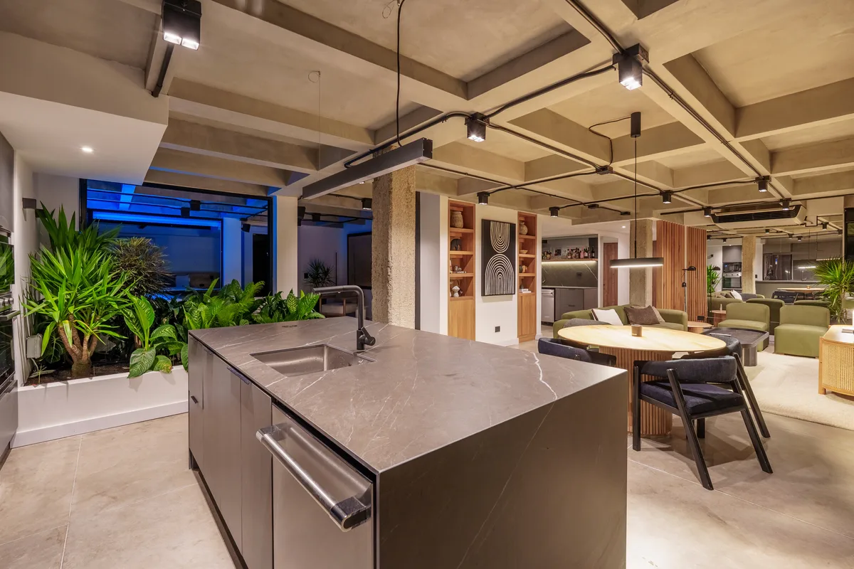 Penthouse 101 - Master Bedroom